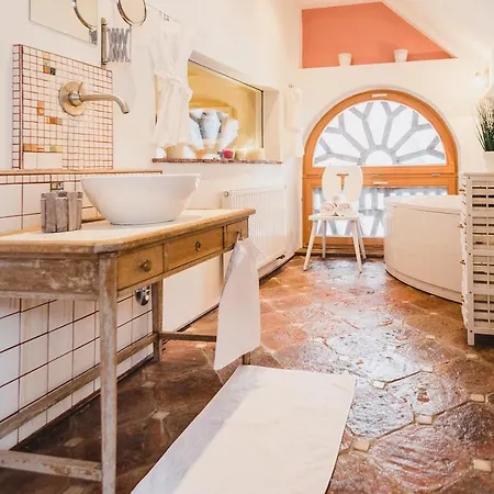 Mooki Country Apartment *